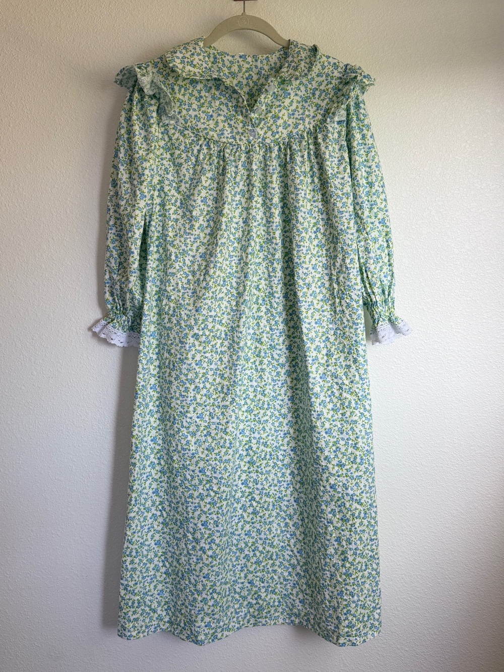 Vintage Blue Floral Long Sleeve Nightgown Girls Size 10 Cottagecore Prairie